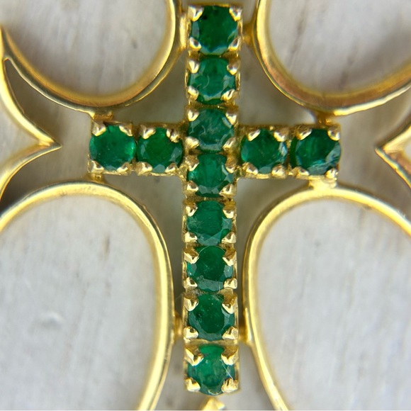 Solid 18K, genuine emeralds cross pendant - Picture 9 of 12